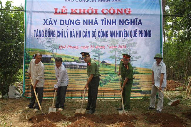 Khởi công xây dựng nhà tình nghĩa