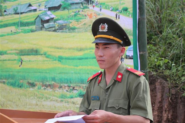 Đồng chí Hạ Bá Bì phát biểu cảm ơn