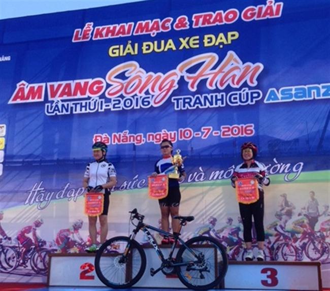 Một tay đua Nghệ An đạt giải 3 đua xe đạp 'Âm vang sông Hàn'