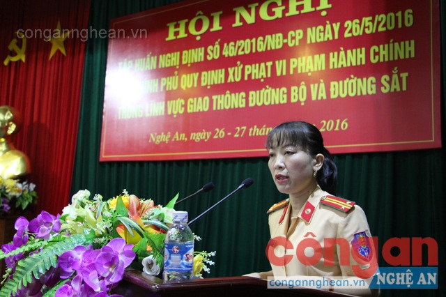 Trung tá Nguyễn Trung tá Nguyễn Thị Lý Đội trưởng đội tổng hợp Phòng Cảnh sát giao thông thông qua chương trình hội nghịThị Lý Đội trưởng đội tổng hợp Phòng Cảnh sát giao thông thông qua chương trình hội nghị