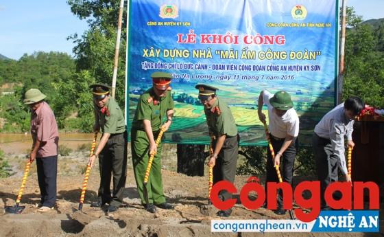 Chăm lo, bảo vệ quyền, lợi ích cho người lao động