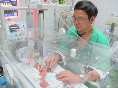 'Con phải sống cả phần đời của Mẹ'