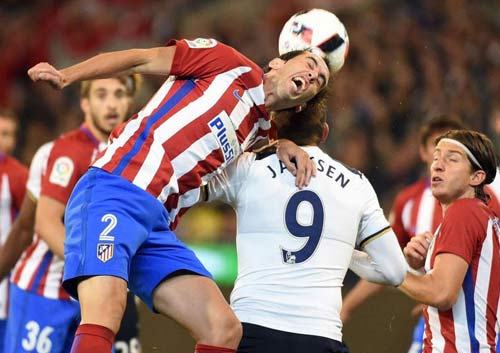 Trung vệ Godin giúp Atletico đánh bại Tottenham