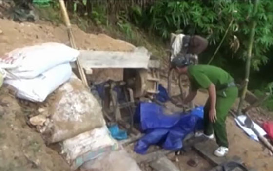Tập kích đại bản doanh vàng tặc ở Tây Trà