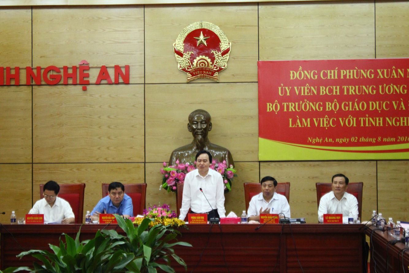Bộ trưởng Bộ Giáo dục & Đào tạo làm việc tại Nghệ An