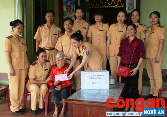 Gắn công tác phụ nữ với nâng cao hiệu quả công tác chuyên môn
