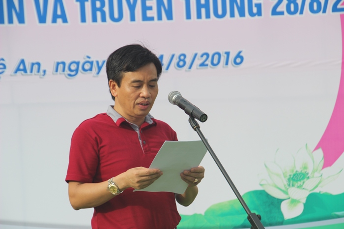 Đại diện lãnh đạo sở Thông tin truyền thông lên khai mạc giải