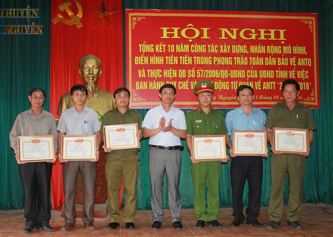 Tổng kết 10 năm công tác xây dựng, nhân rộng mô hình, điển hình tiên tiến trong phong trào Toàn dân bảo vệ ANTQ