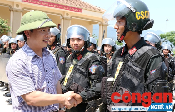 Xây dựng lực lượng vững mạnh về chính trị, tư tưởng và tổ chức, đáp ứng yêu cầu nhiệm vụ trong tình hình mới