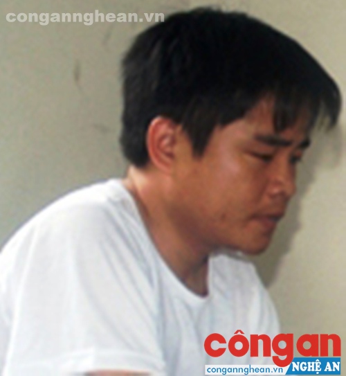 Đối tượng Dinh tại cơ quan Công an