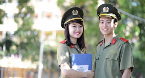 Thí sinh phải nộp giấy chứng nhận kết quả thi bản chính có dấu đỏ