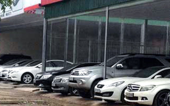 Dòng xe đầu tiên không nên mua là xe taxi thải (hay tiếng lóng là xe “taxi hoàn lương”)