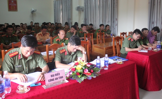 Các đại biểu tham dự hội nghị.