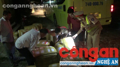 Liên tiếp phát hiện, thu giữ số lượng lớn thực phẩm không rõ nguồn gốc