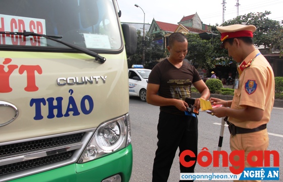 Siết chặt quản lý hoạt động vận tải bằng xe buýt