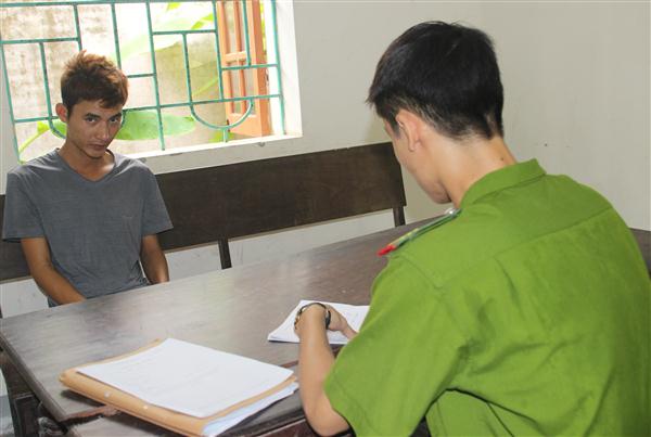 Bắt đối tượng mua bán trái phép chất ma túy