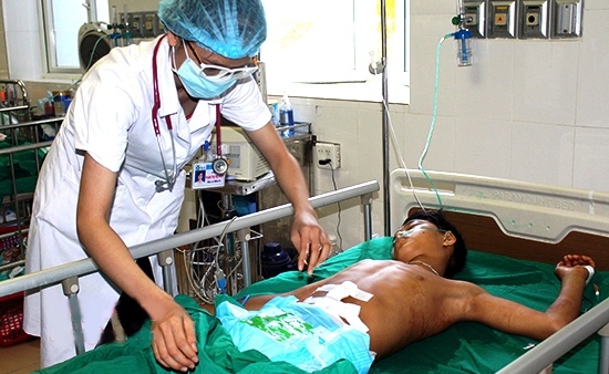 Ẩu đả, 3 học sinh nhập viện