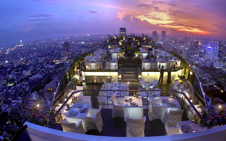 Tầng mái của khách sạn Banyan Tree ở Thái Lan được dùng để mở một quán bar và nướng. Ở đây khách có thể ngắm nhìn cả thành phố Bangkok