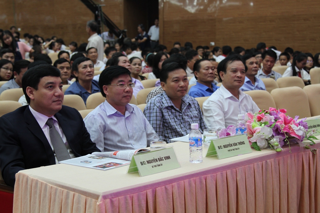 Các đại biểu tham dự lễ tuyên dương