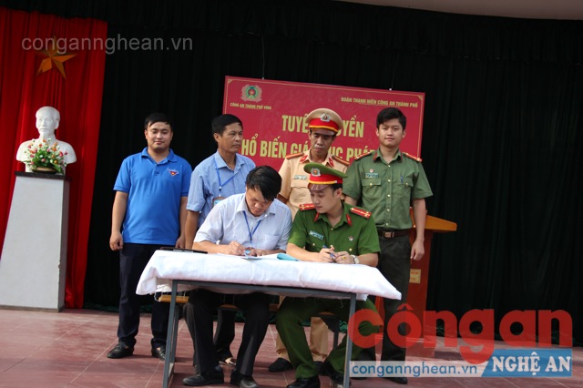 Tuyên truyền giáo dục pháp luật trong trường học