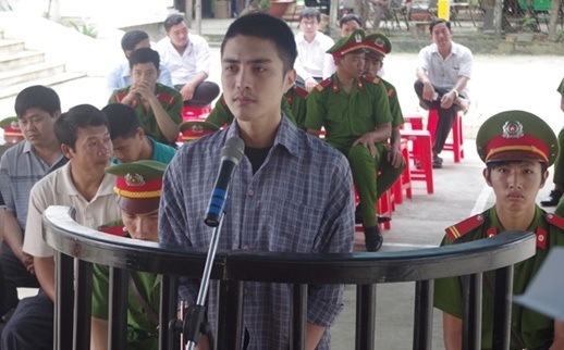 Mạo danh công an lừa đảo lĩnh 12 năm tù