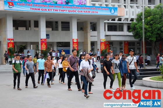 Sinh viên chật vật hoàn trả vốn vay sau khi ra trường