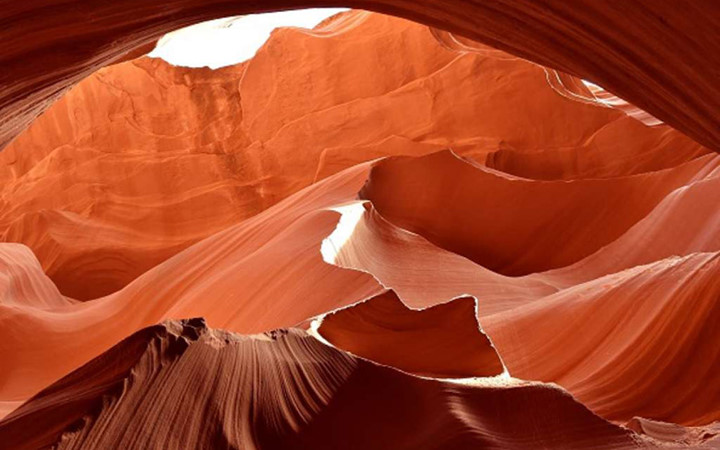 Hẻm núi Antelope Canyon ở miền Tây Nam nước Mỹ trông như một kiệt tác nghệ thuật
