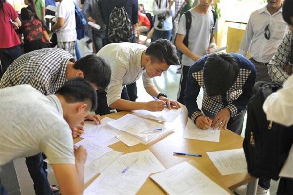 Vẫn 'ế' hàng chục nghìn chỉ tiêu trong xét tuyển bổ sung đợt 1