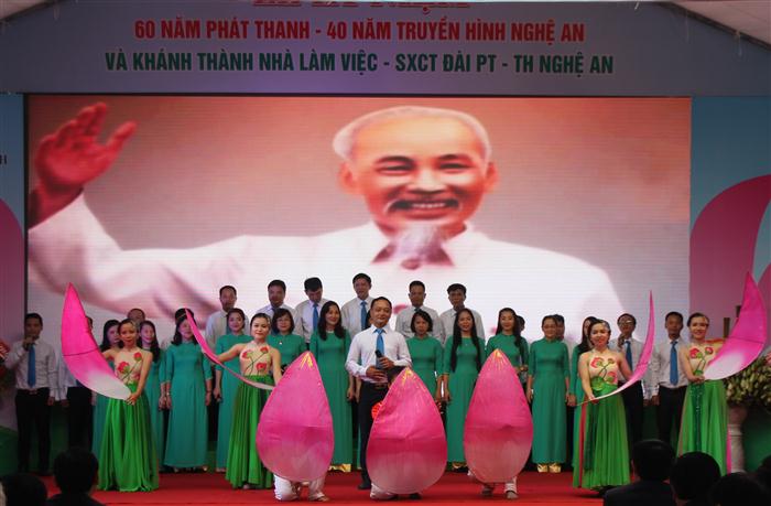 Các tiết mục văn nghệ cháo mừng