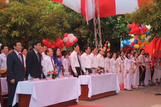 Trang nghiêm nghi thức chào cờ đầu năm học mới