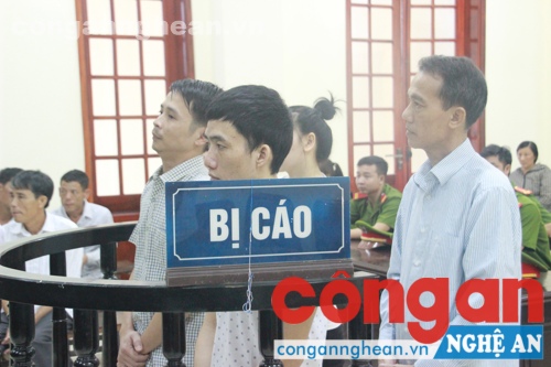 Tuyên án đường dây mua bán trái phép 20 bánh hêrôin