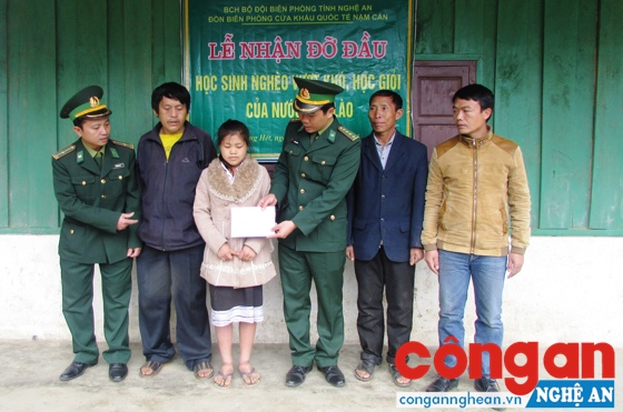 Nghĩa tình vượt biên giới
