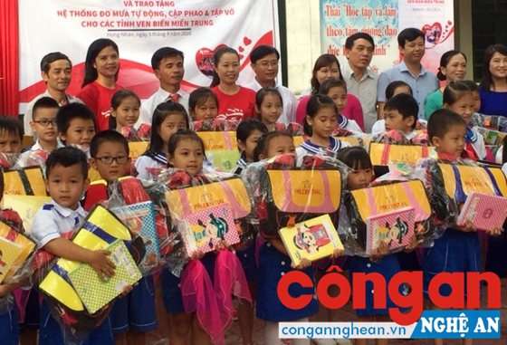 Chung tay giảm thiểu rủi ro cho học sinh vùng lũ