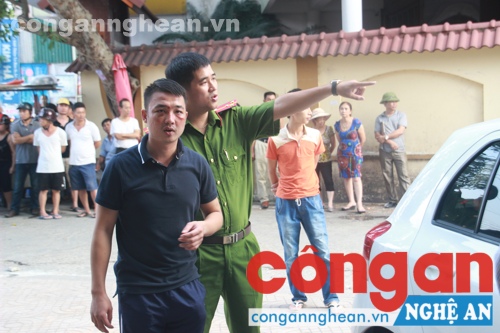 Đối tượng Chu Đức Gu Lít mô phỏng lại quá trình hai nhóm xô xát