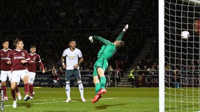 Northampton – MU: Tạm thời thoát khỏi khủng hoảng