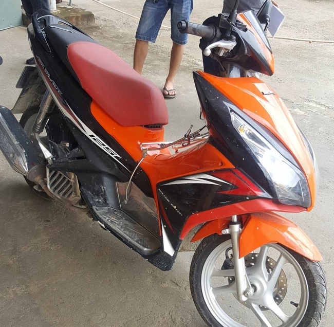 Chiếc xe bị lực lượng CSGT Công an TP Vinh tạm giữ