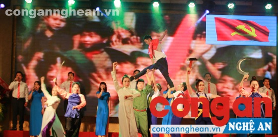 Văn nghệ chào mừng lễ kỷ niệm thành lập 