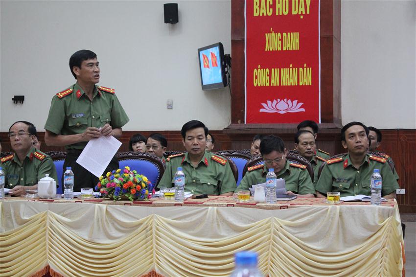 Các phòng nghiệp vụ Công an Nghệ An phát biểu lại buổi làm việc.