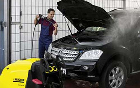 Phun nước quá mạnh cũng khiến xe dễ bị hỏng