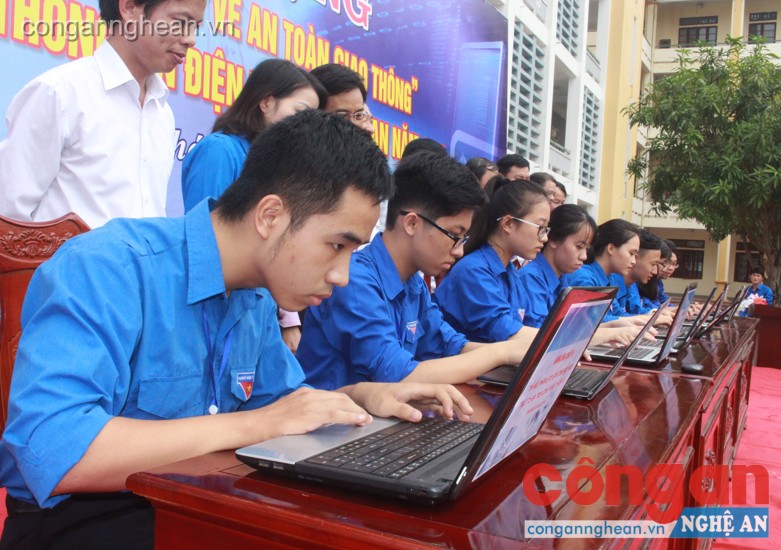 Phát động cuộc thi trực tuyến 'Tìm hiểu pháp luật về ATGT'