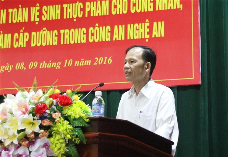 Thầy giáo Bùi Văn Đức - Nghệ nhân văn hóa ẩm thực - Trưởng khoa chế biến món ăn trường CĐ nghề Du lịch và Thương mại Nghệ An
