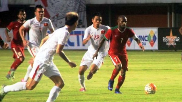 Dẫn trước 2 bàn, ĐT Việt Nam vẫn bị chủ nhà Indonesia cầm hòa