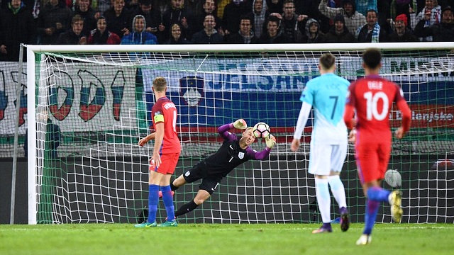 Joe Hart thi đấu xuất sắc, Tam Sư chia điểm với Slovenia