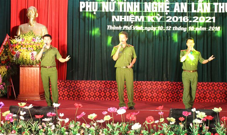 Văn nghệ chào mừng Đại hội đại biểu phụ nữ tỉnh Nghệ An lần thứ XV