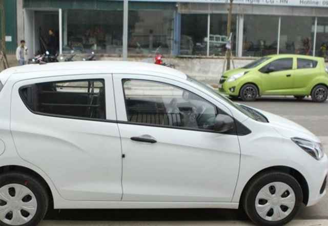 Có 300 triệu đồng, chọn ô tô nào ở VN