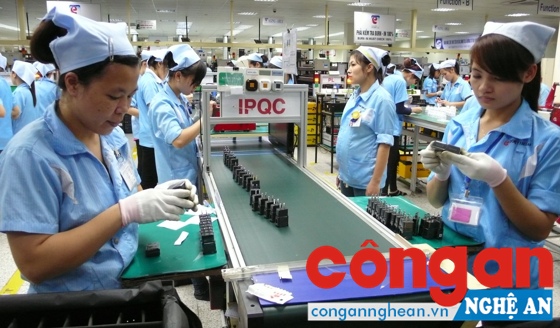 Lao động chịu nhiều thiệt thòi khi doanh nghiệp trả lương cơ bản thấp để giảm mức đóng bảo hiểm xã hội