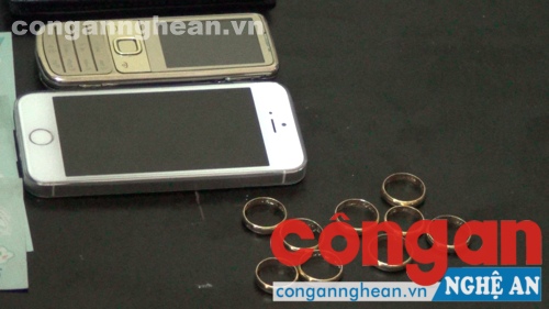 Số tang vật thu giữ của các đối tượng
