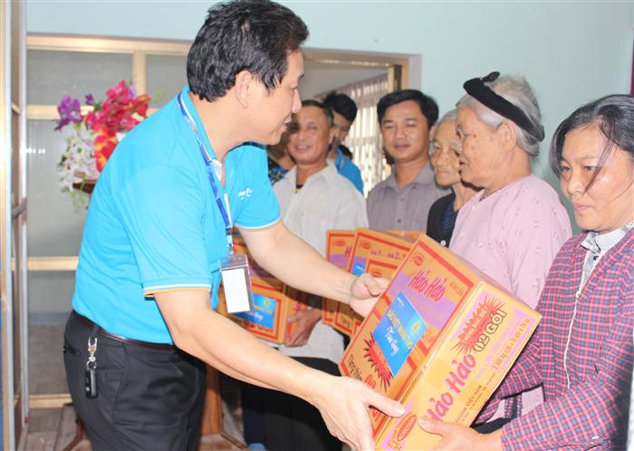 Bảo Việt nhân thọ Nghệ An: Cùng miền Trung vượt lũ