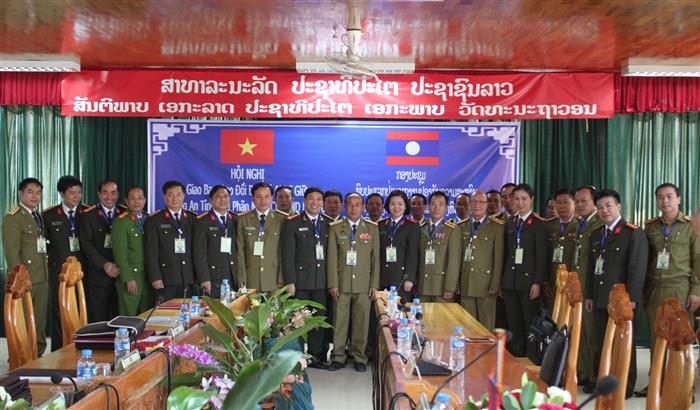 Công an 2 tỉnh Nghệ An và Hủa Phăn: Giao ban ANTT lần thứ VII