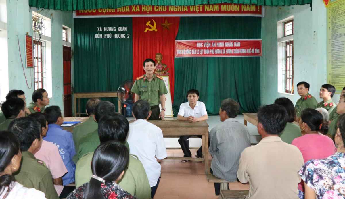 Trao đổi với người dân về một số tình hình về ANTT thời gian qua